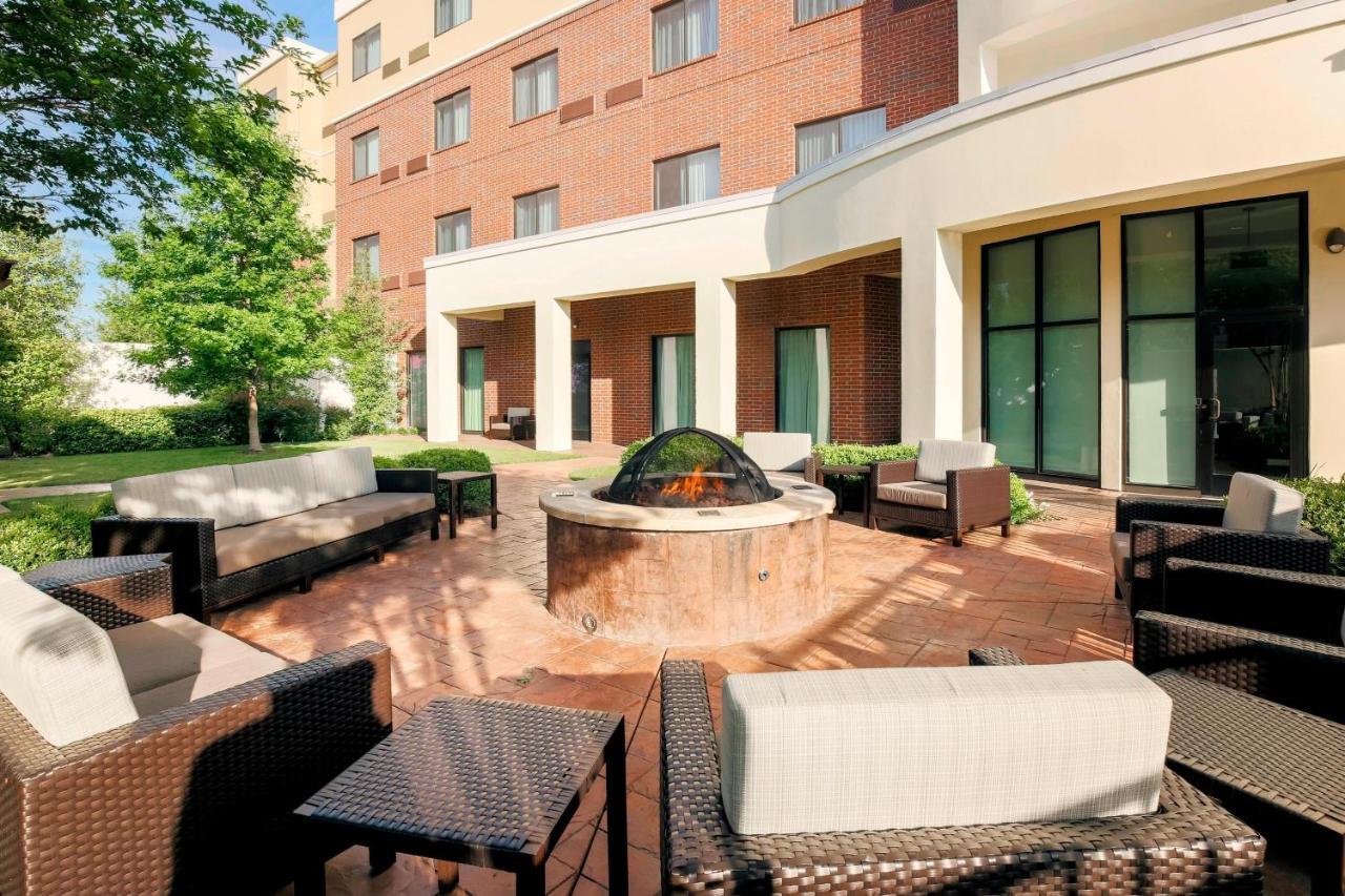 Courtyard By Marriott Dallas Arlington South Exterior photo