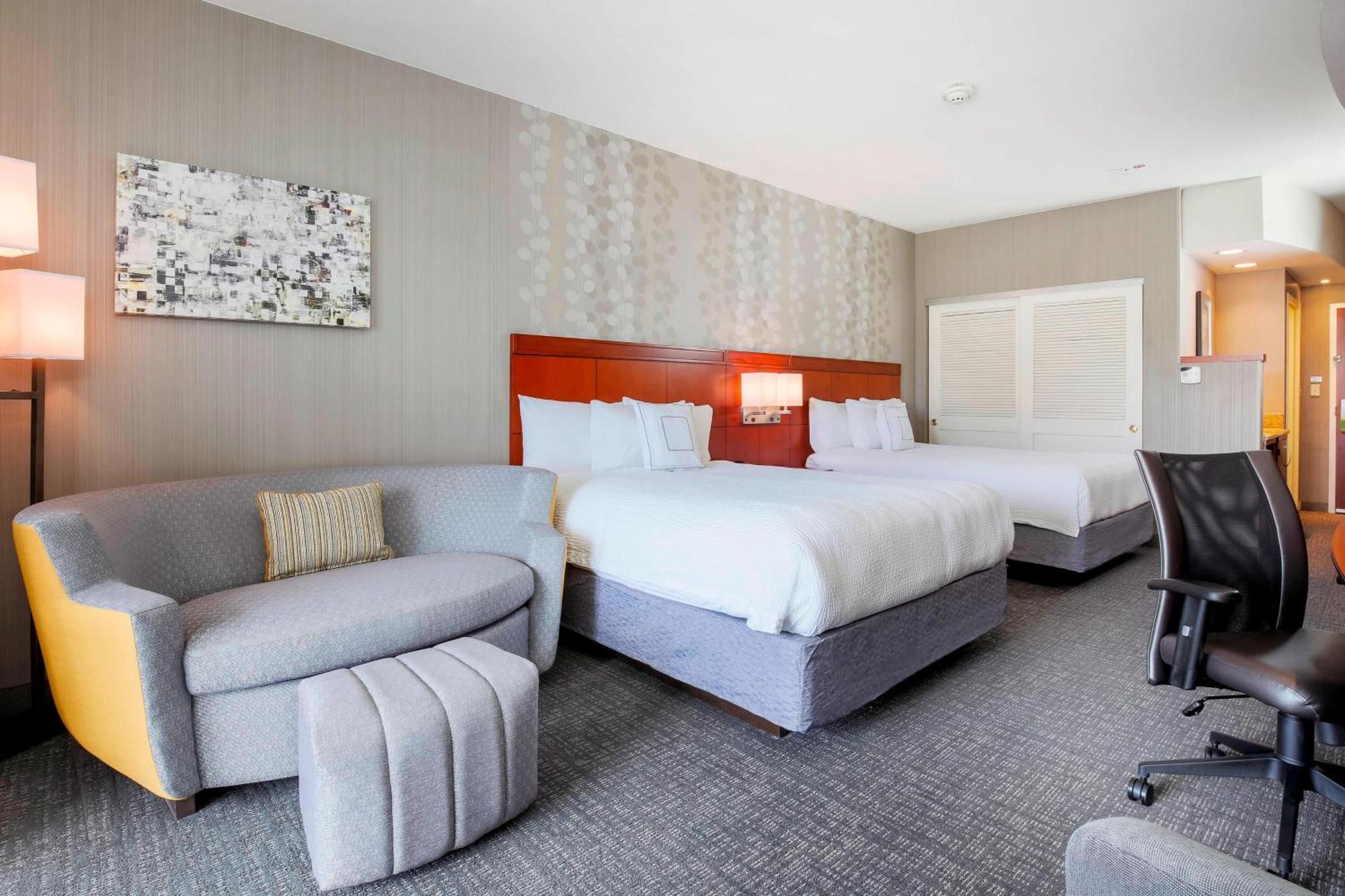 Courtyard By Marriott Dallas Arlington South Exterior photo