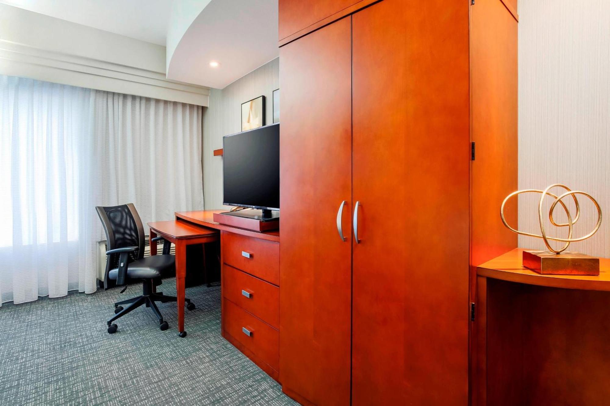 Courtyard By Marriott Dallas Arlington South Exterior photo