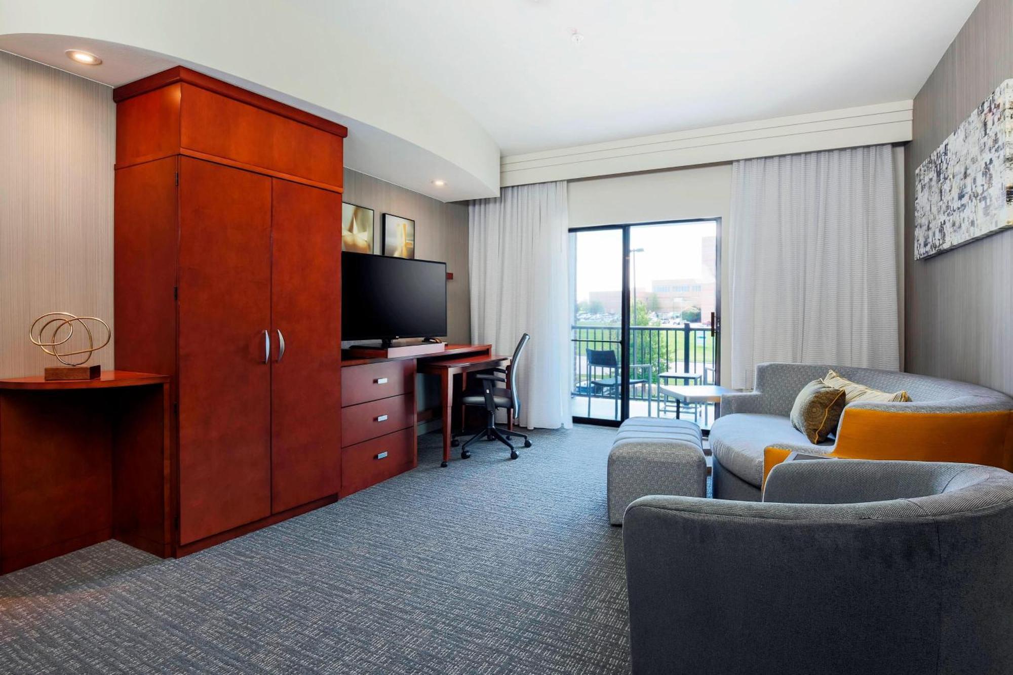Courtyard By Marriott Dallas Arlington South Exterior photo