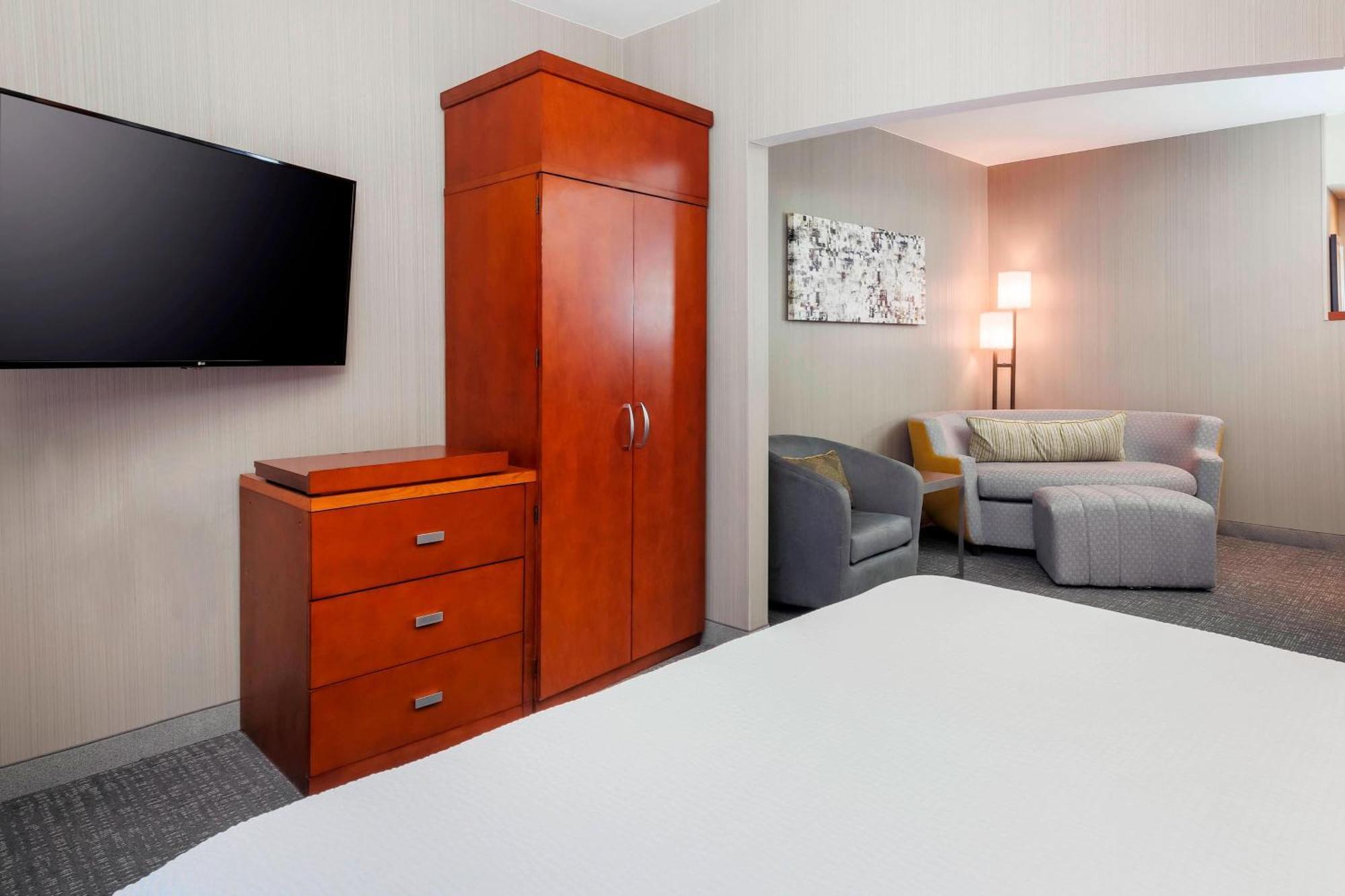 Courtyard By Marriott Dallas Arlington South Exterior photo