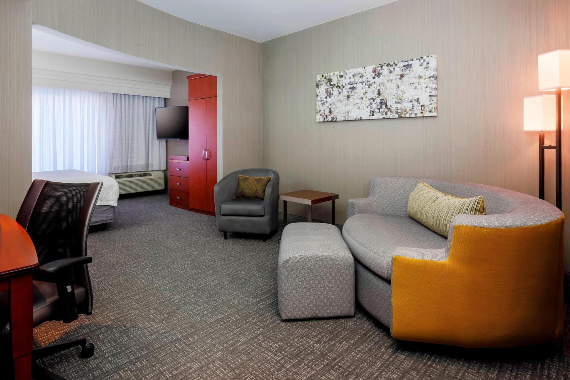 Courtyard By Marriott Dallas Arlington South Exterior photo