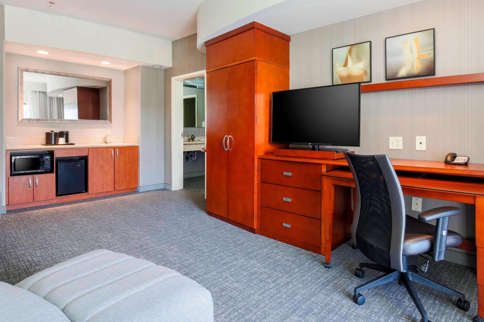 Courtyard By Marriott Dallas Arlington South Exterior photo