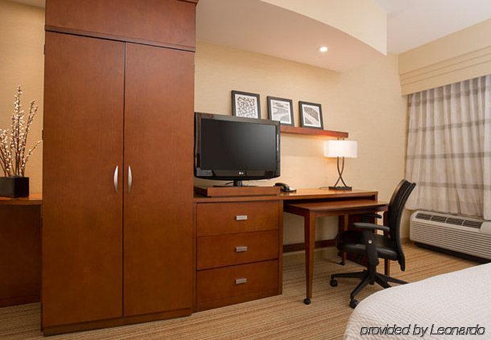 Courtyard By Marriott Dallas Arlington South Exterior photo