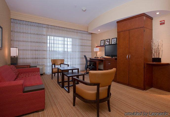 Courtyard By Marriott Dallas Arlington South Exterior photo