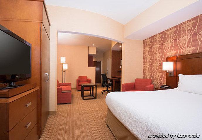Courtyard By Marriott Dallas Arlington South Exterior photo