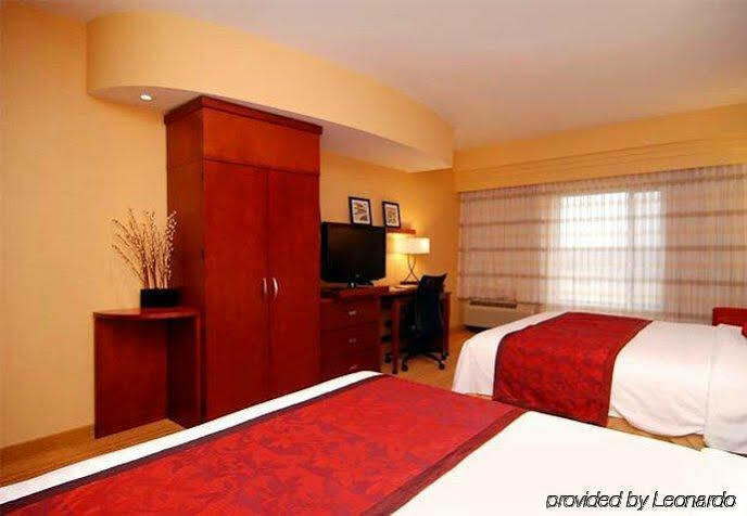 Courtyard By Marriott Dallas Arlington South Exterior photo